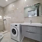 Alvi Apartment