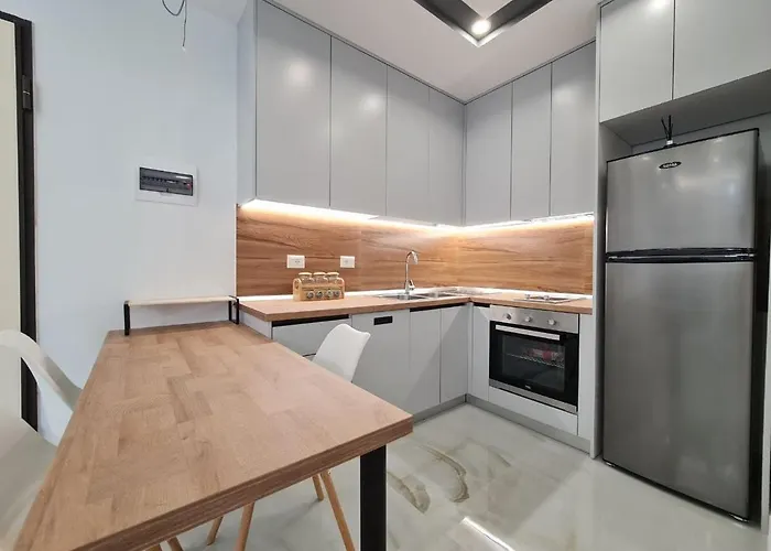 Alvi Apartamento Golem (Tirana)